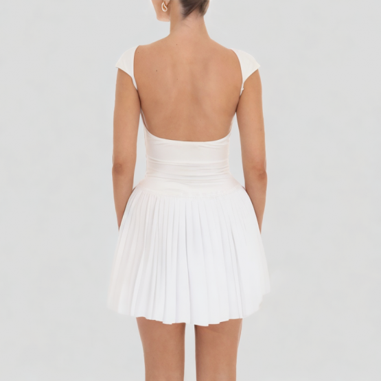 White Irregular Pleated Short Skirt