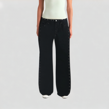 Women's Rivet Decorated Jeans