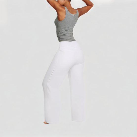 Riveted Mid Rise Straight Jeans